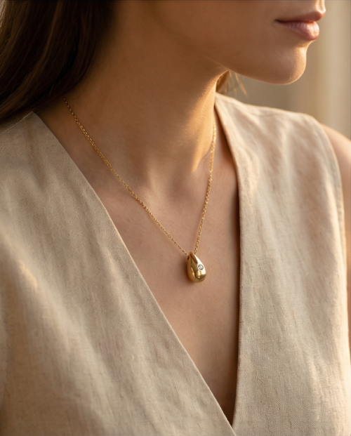 Collier Gutta