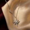COLLIER ASTRA