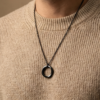 COLLIER CUSTOS